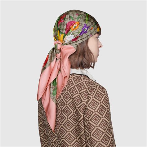 foulard gucci femme beige|Gucci Foulard à Motif GG Flora .